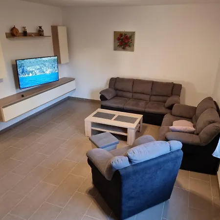 Robert Apartment *