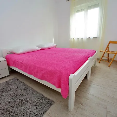 Robert Apartment *